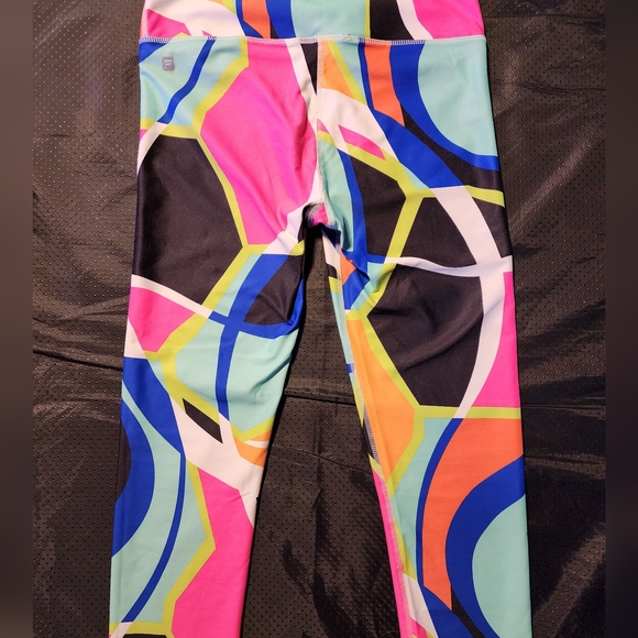 Fabletics popsicle print salar powerhold Capri leggings - Picture 4 of 5